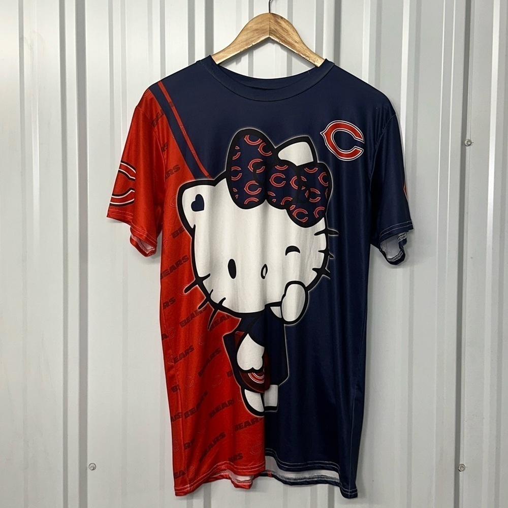 Hello Kitty Chicago Bears Collaboration Short Sleeve V Neck Tee Women Medium